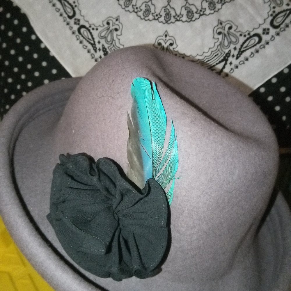 ACCESSORIES OF ALL SORTS - Picture 8 of 13